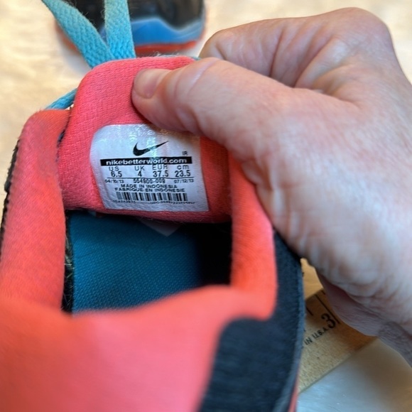 Nike Revolution 2 Sneakers, Size 6.5 Womens - Picture 3 of 8